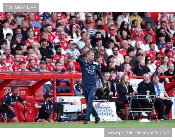 西汉姆联主场防线告急攻防失衡成隐患英超垫底危机全面爆发