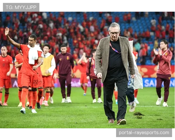 帕洛特双响弑旧主，爱尔兰保留晋级希望