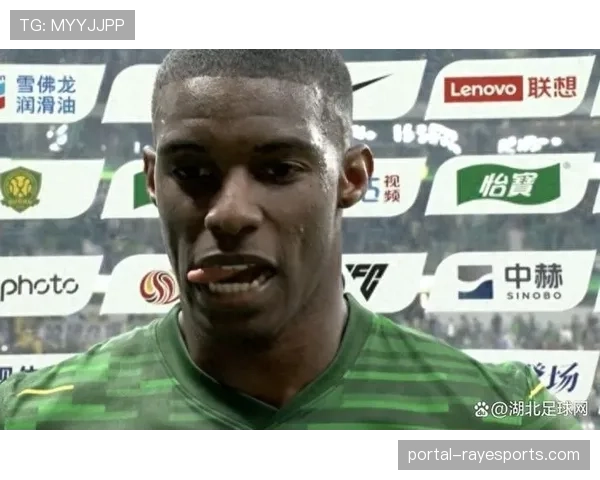 北京国安前锋法比奥独中四元 以28球反超卡扎伊什维利斩获金靴