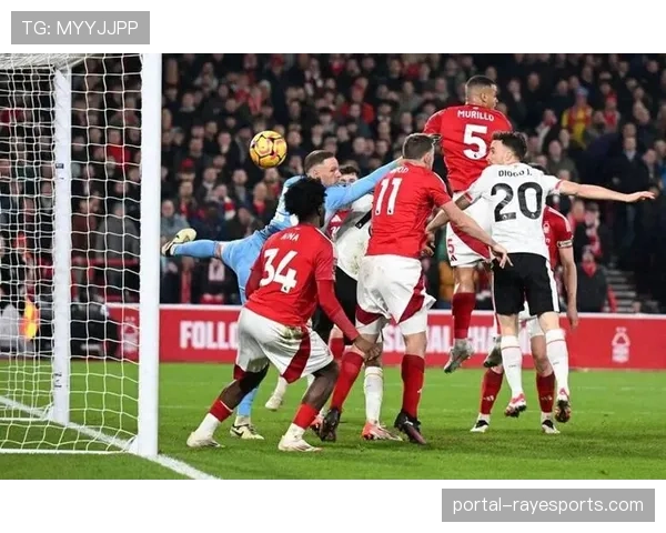 利物浦球迷提前离场，诺丁汉森林客场看台狂欢